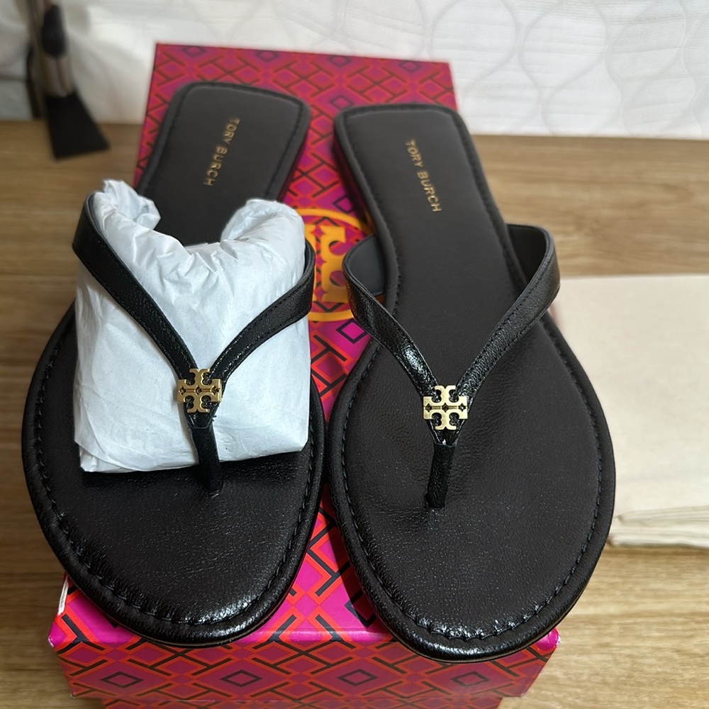 Brand New Tory Brunch Sandals, Classic Flip Flop Goat Leather a perfect Black. - Picture 4 of 5